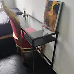 Dina-Perla Lodges, Shared Home - Not Hotel - In Museum District Bed and breakfast