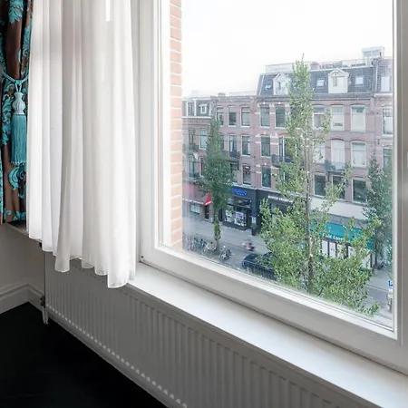 Couette-café Dina-Perla Lodges, Shared Home - Not Hotel - In Museum District