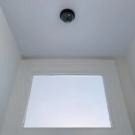 Dina-Perla Lodges, Shared Home - Not Hotel - In Museum District Couette-café *