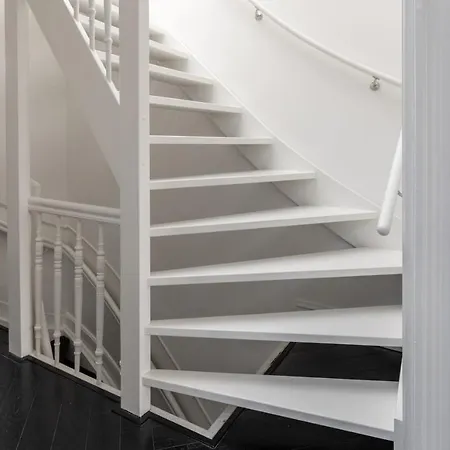 Dina-Perla Lodges, Shared Home - Not Hotel - In Museum District アムステルダム