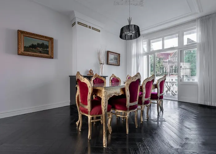 Dina-Perla Lodges, Shared Home - Not Hotel - In Museum District *