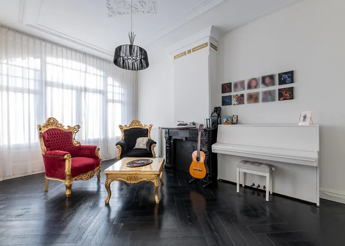 Dina-Perla Lodges, Shared Home - Not Hotel - In Museum District