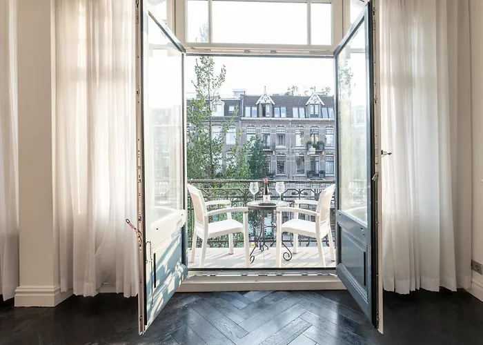 Dina-Perla Lodges, Shared Home - Not Hotel - In Museum District Ámsterdam