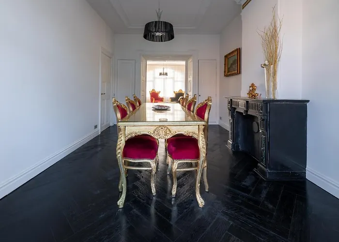 Bed and breakfast Dina-Perla Lodges, Shared Home - Not Hotel - In Museum District *