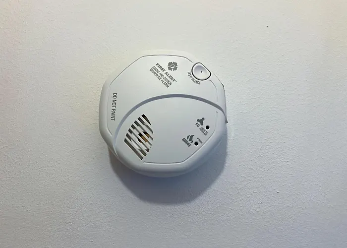 Bed & Breakfast Dina-Perla Lodges, Shared Home - Not Hotel - In Museum District *