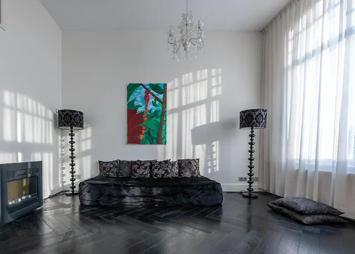 Bed and breakfast Dina-Perla Lodges, Shared Home - Not Hotel - In Museum District *