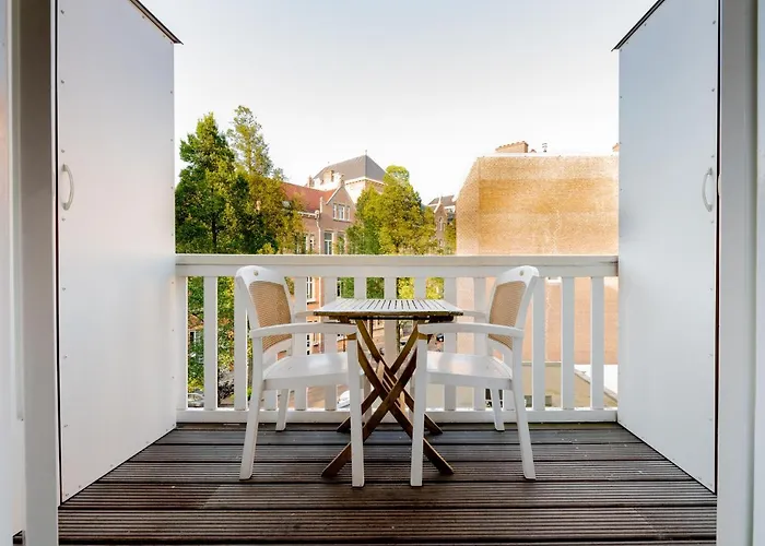 Dina-Perla Lodges, Shared Home - Not Hotel - In Museum District *