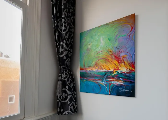 Dina-Perla Lodges, Shared Home - Not Hotel - In Museum District *