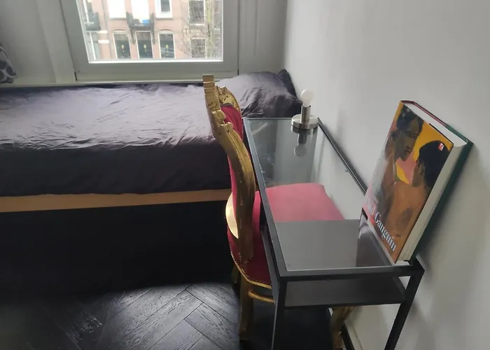 Dina-Perla Lodges, Shared Home - Not Hotel - In Museum District Bed & Breakfast *